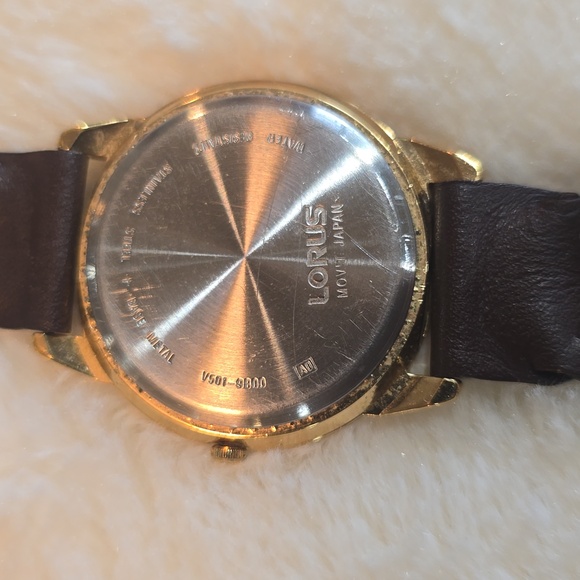 Mickey Mouse Lorus Watch! It Works!  "New Battery 4-25-25".  Looks Like New. - Picture 5 of 12